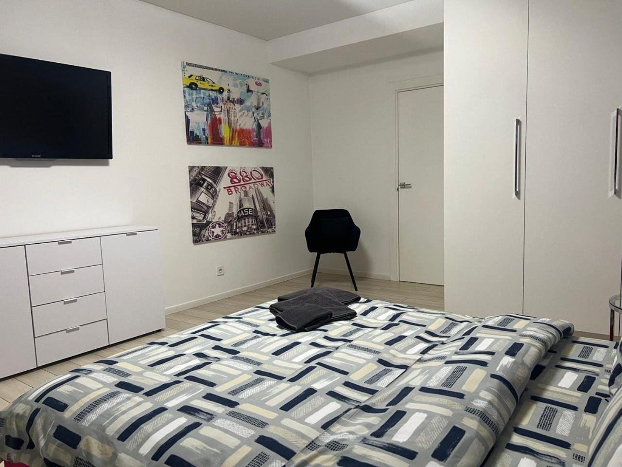 2-Room Luxury Apartment In The Center เคียฟ ภายนอก รูปภาพ