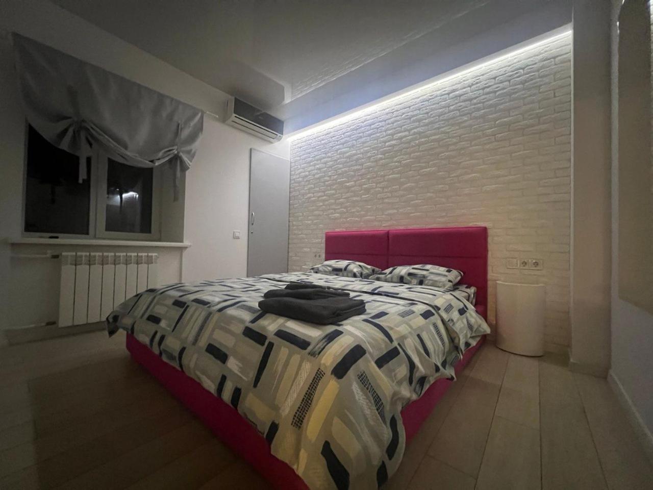 2-Room Luxury Apartment In The Center เคียฟ ภายนอก รูปภาพ